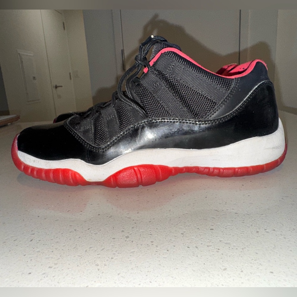 Nike Air Jordan 11 Retro Low Bred